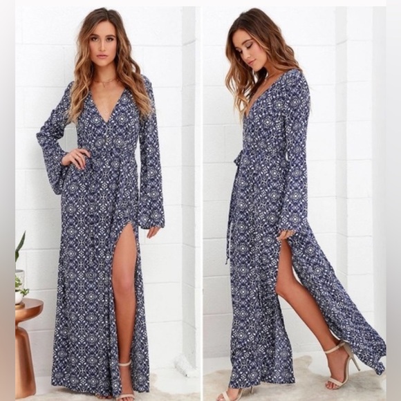 Lulus Dresses & Skirts - Lulus Mandala Daydream Blue/White Print Long Sleeve Dual Split Maxi Dress